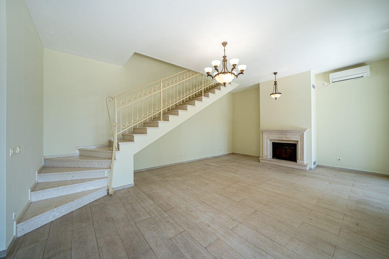 Three-Bedroom Villa with Sea View Donja Lastva Tivat (12)