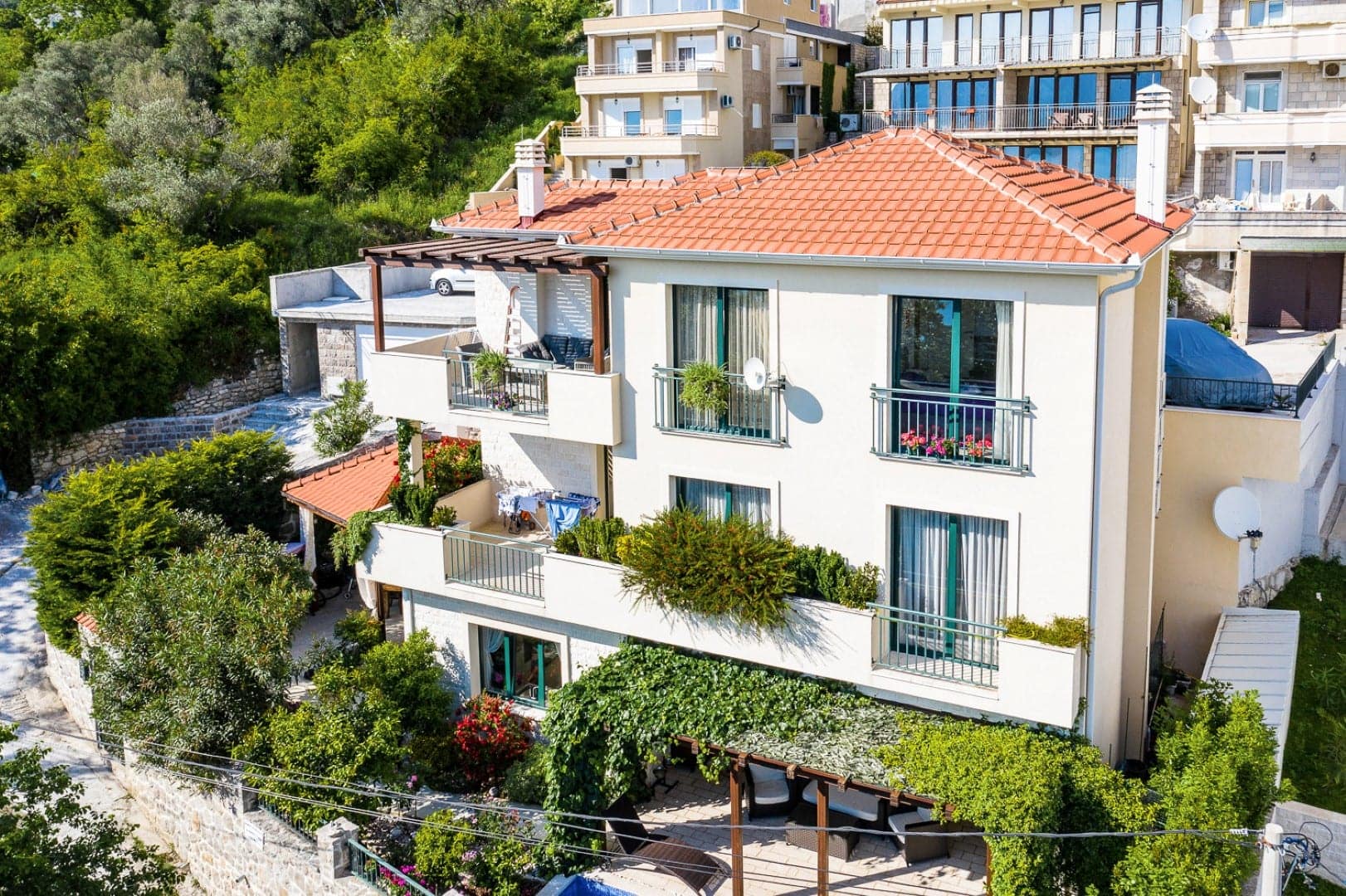 Three-Bedroom Villa with Sea View Donja Lastva Tivat (2)