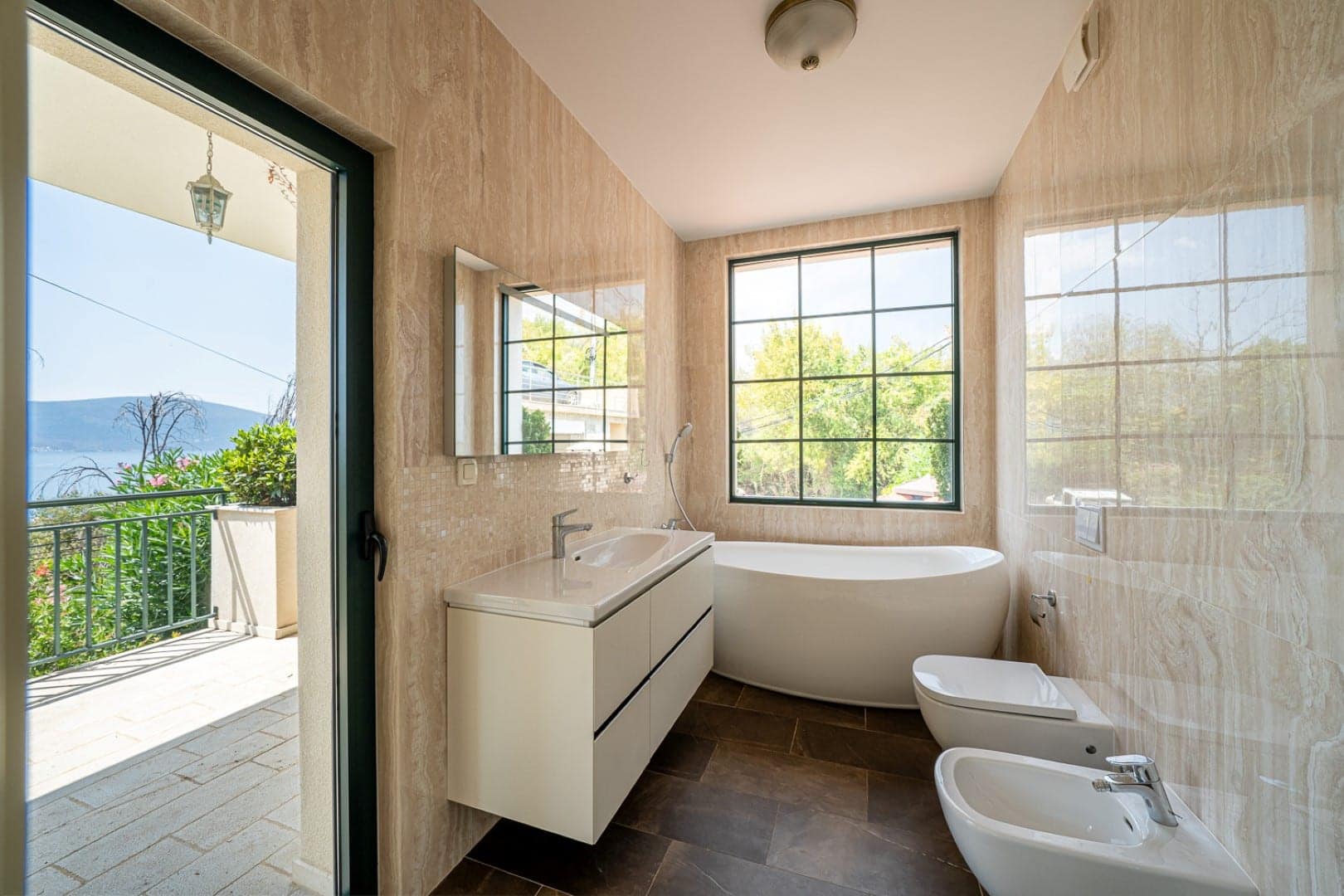 Three-Bedroom Villa with Sea View Donja Lastva Tivat (15)
