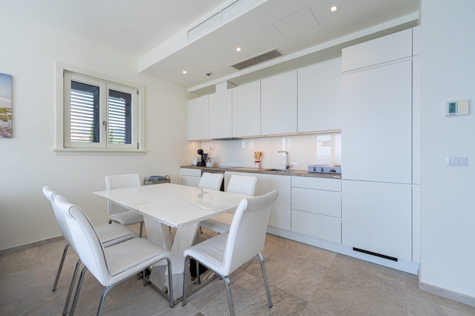 Marina Village stan sa tri spavaće sobe Luštica Bay (4)
