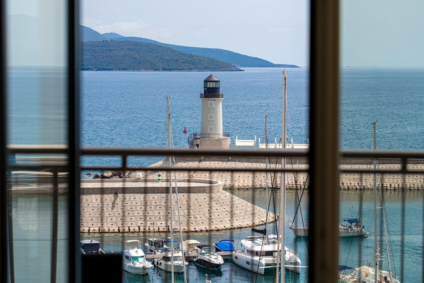 Апартаменты с тремя спальнями в Marina Village, Luštica Bay, Тиват · Lustica Bay