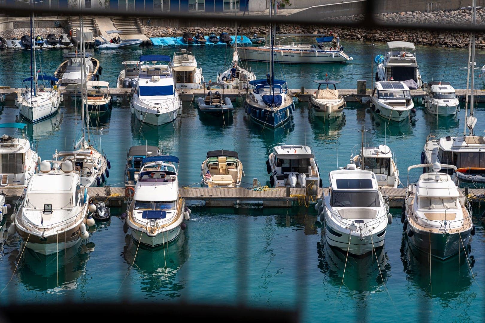 Marina Village stan sa tri spavaće sobe Luštica Bay (26)