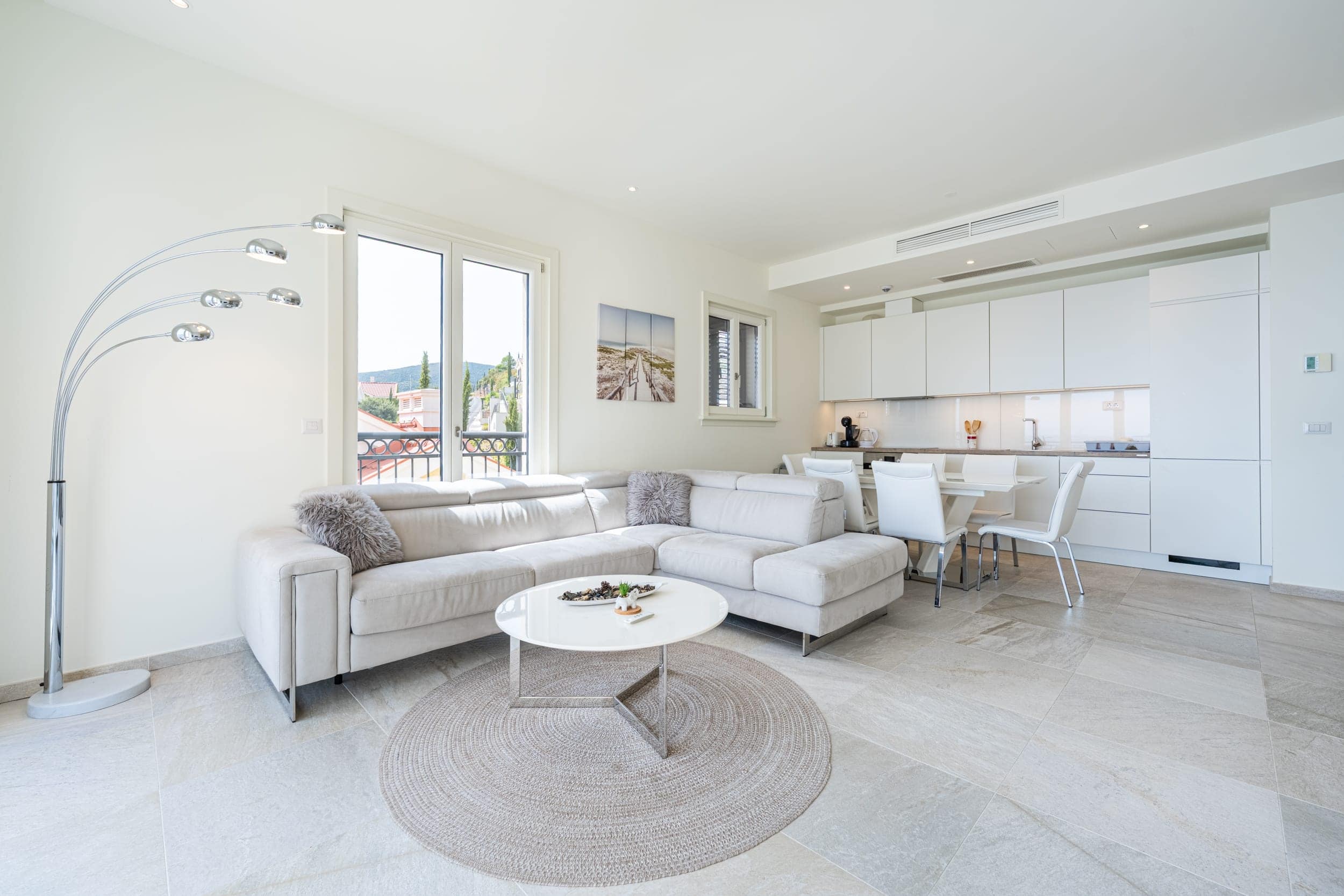 Marina Village stan sa tri spavaće sobe Luštica Bay (7)