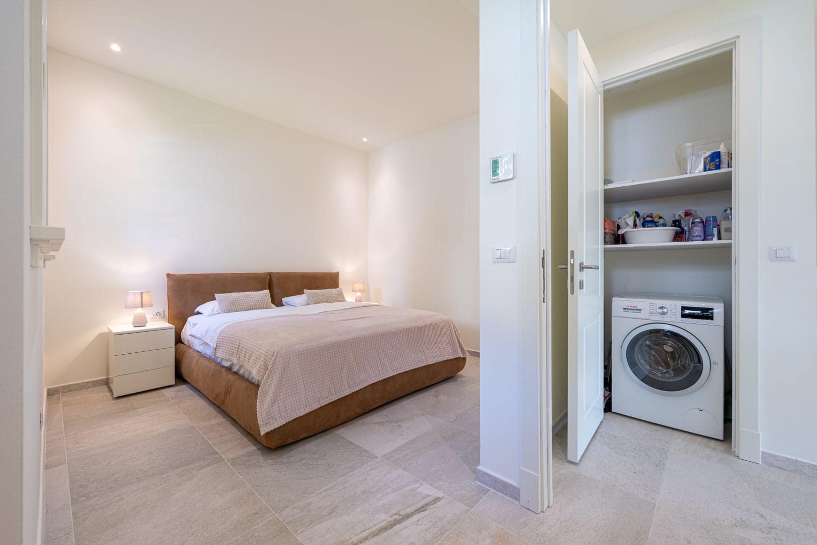 Marina Village stan sa tri spavaće sobe Luštica Bay (20)
