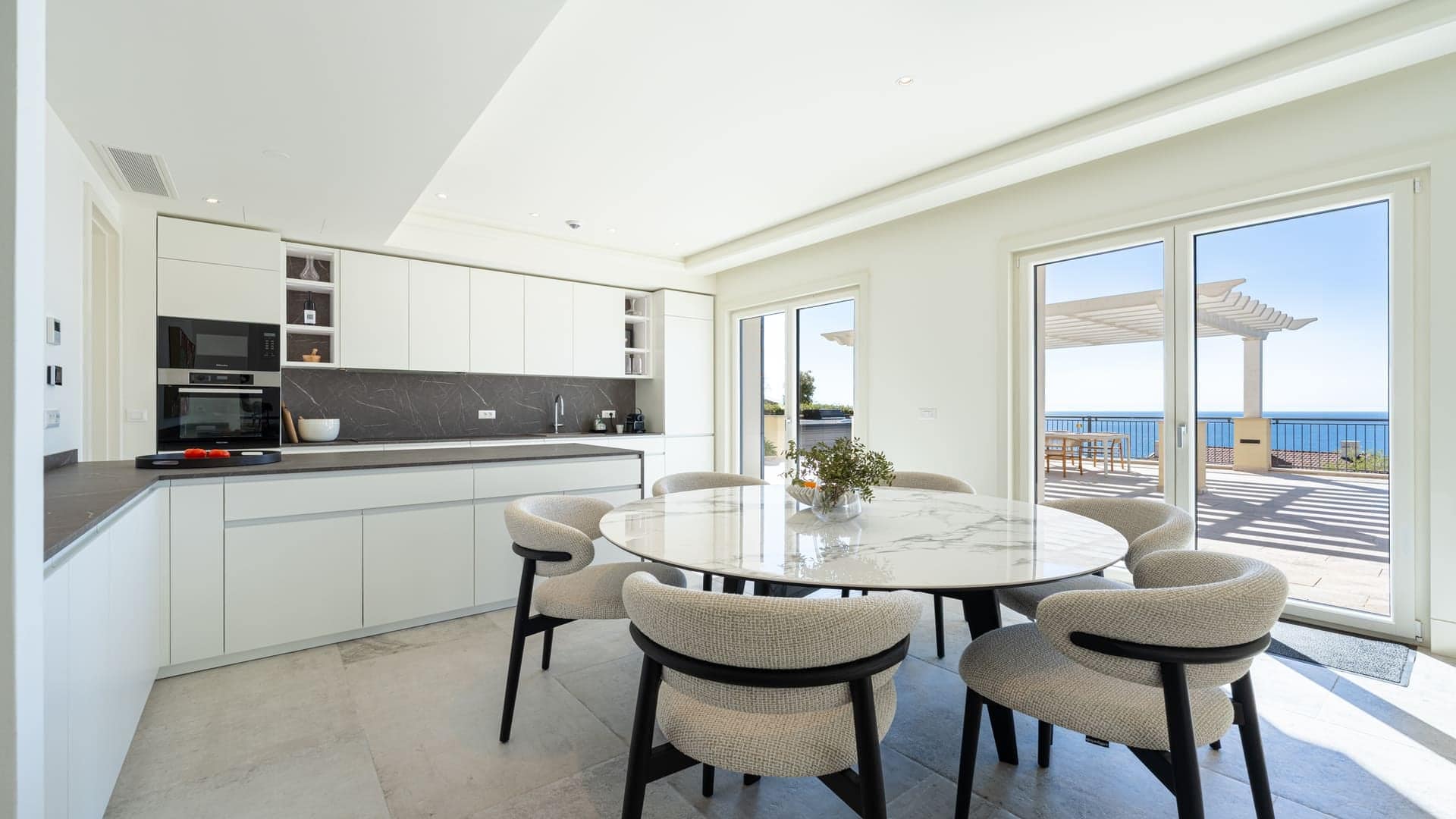 Роскошная вилла с четырьмя спальнями в Marina Village (6)