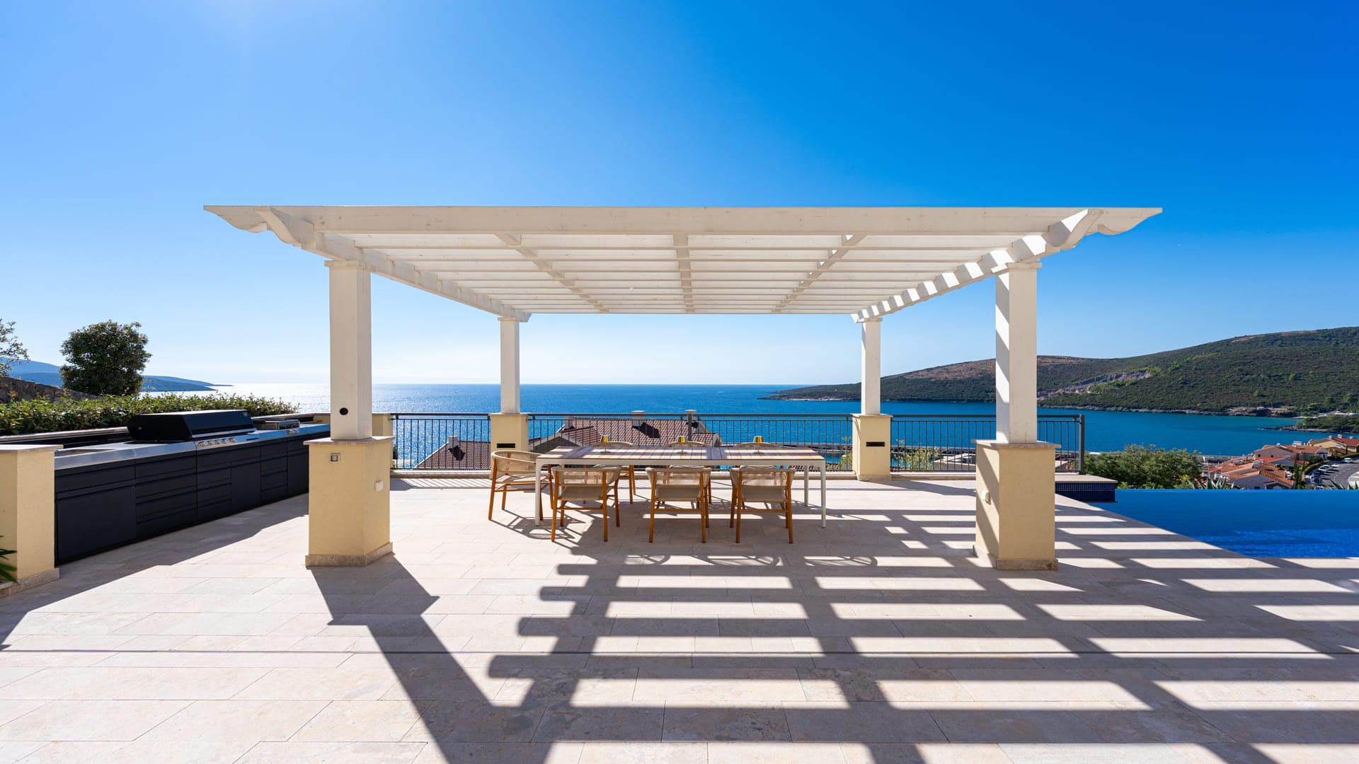 Роскошная вилла с четырьмя спальнями в Marina Village (24)