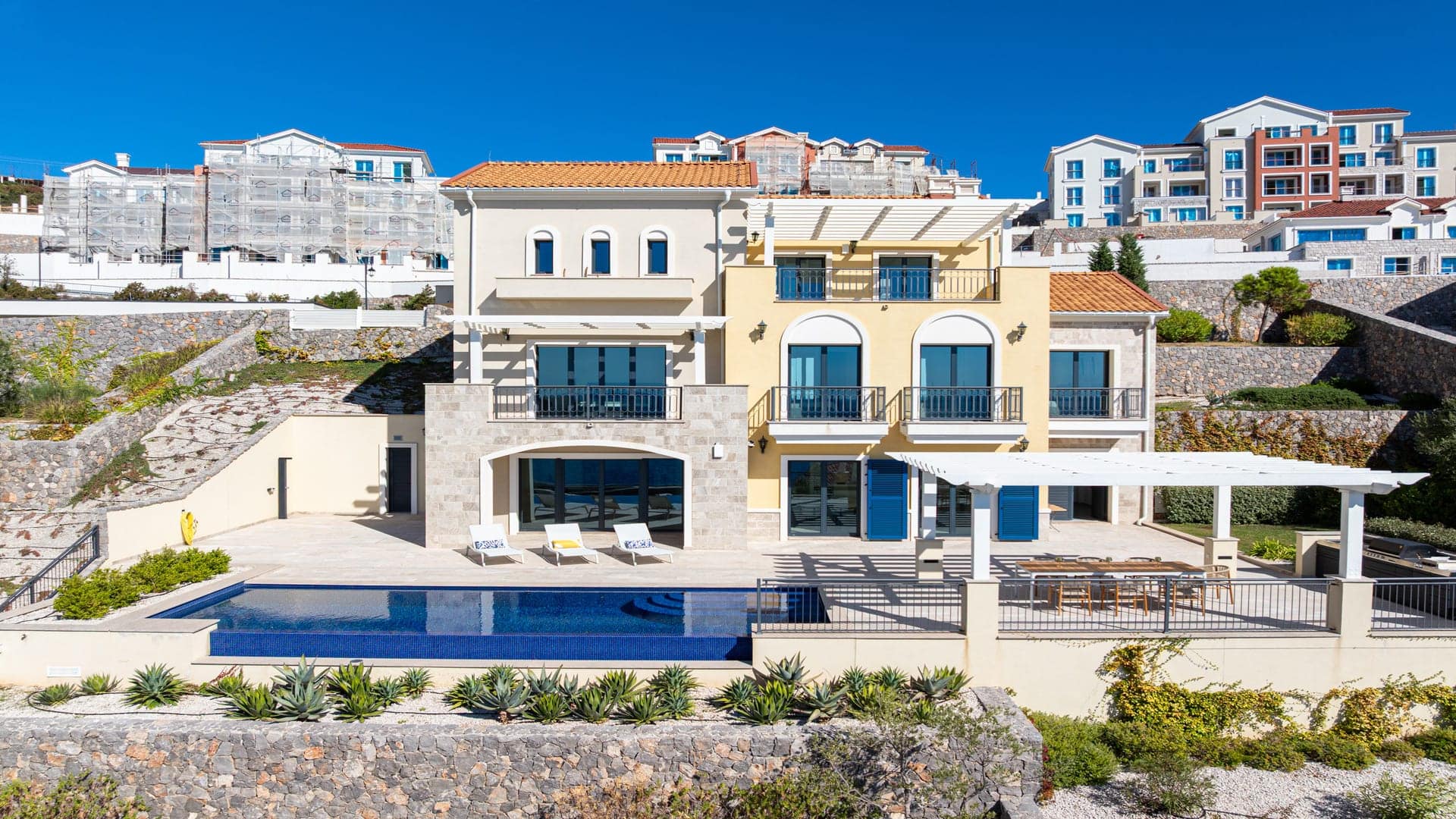 Роскошная вилла с четырьмя спальнями в Marina Village (2)