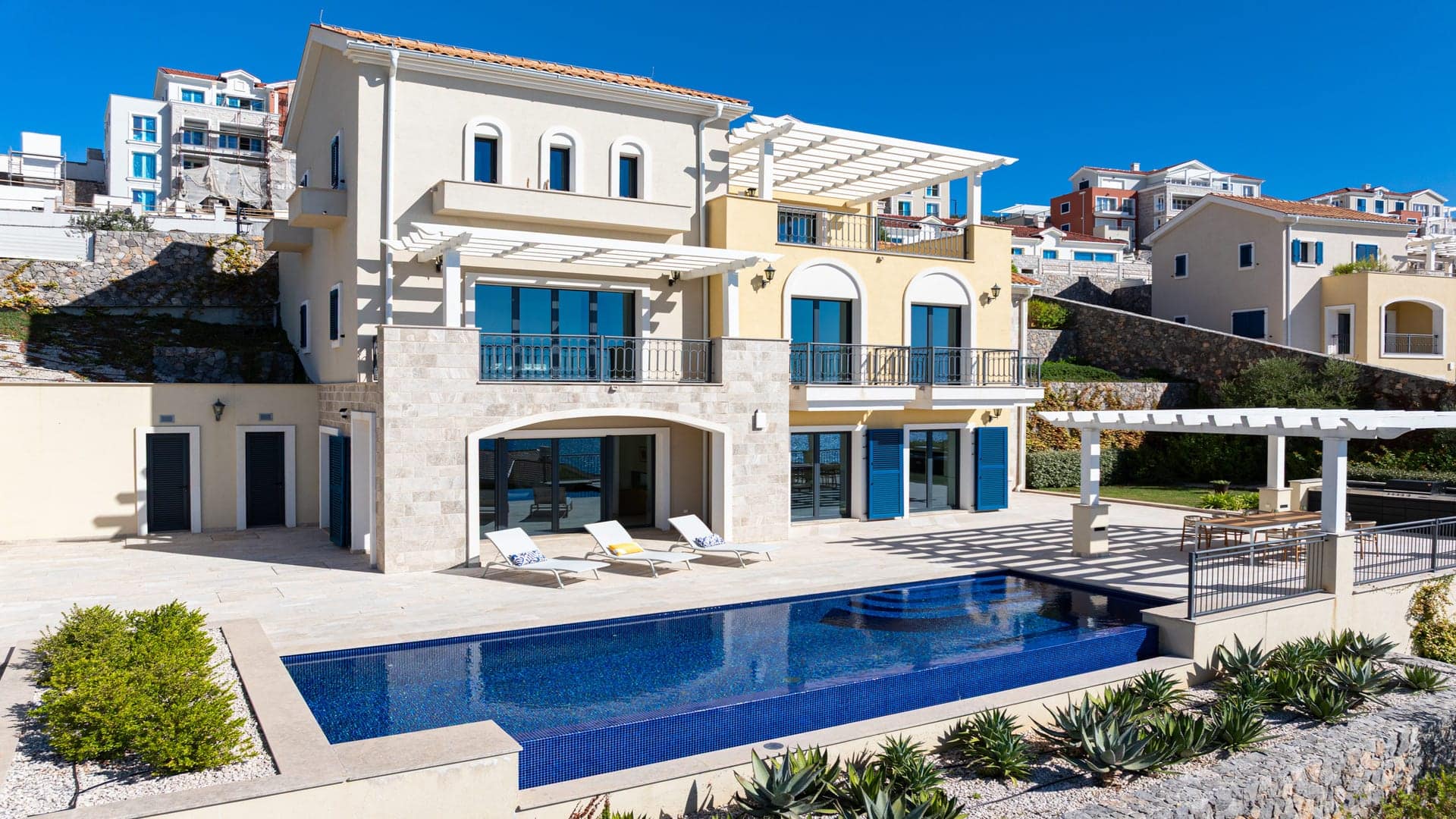 Роскошная вилла с четырьмя спальнями в Marina Village (34)