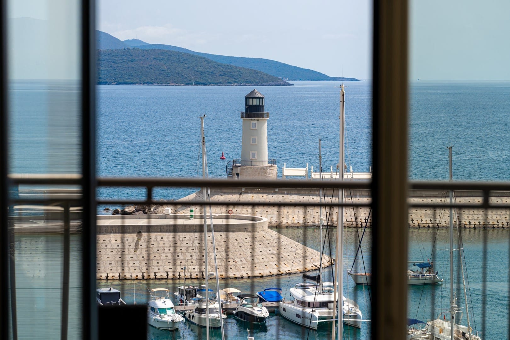 Marina Village stan sa tri spavaće sobe Luštica Bay, Tivat · Lustica Bay
