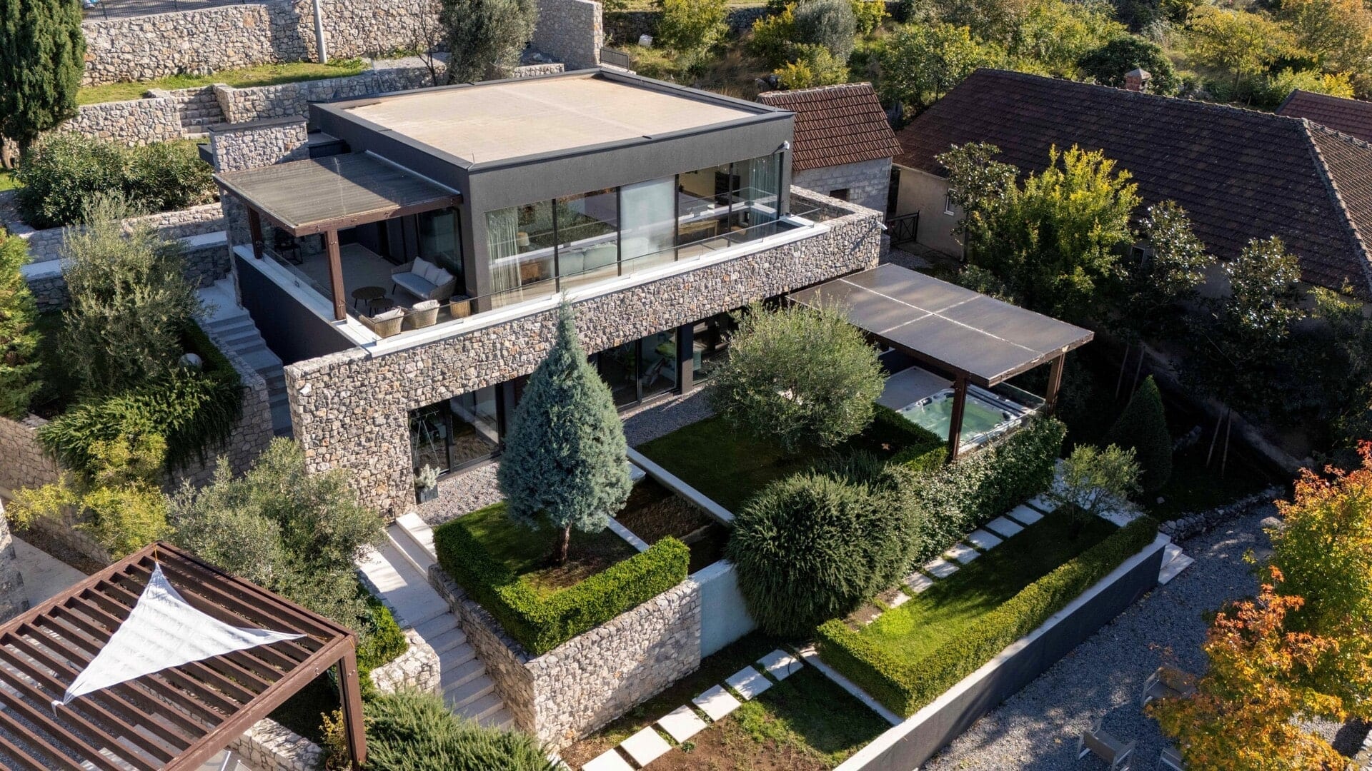 Olive Villa Podgorica,within a gated complex, Подгорица · Маслине