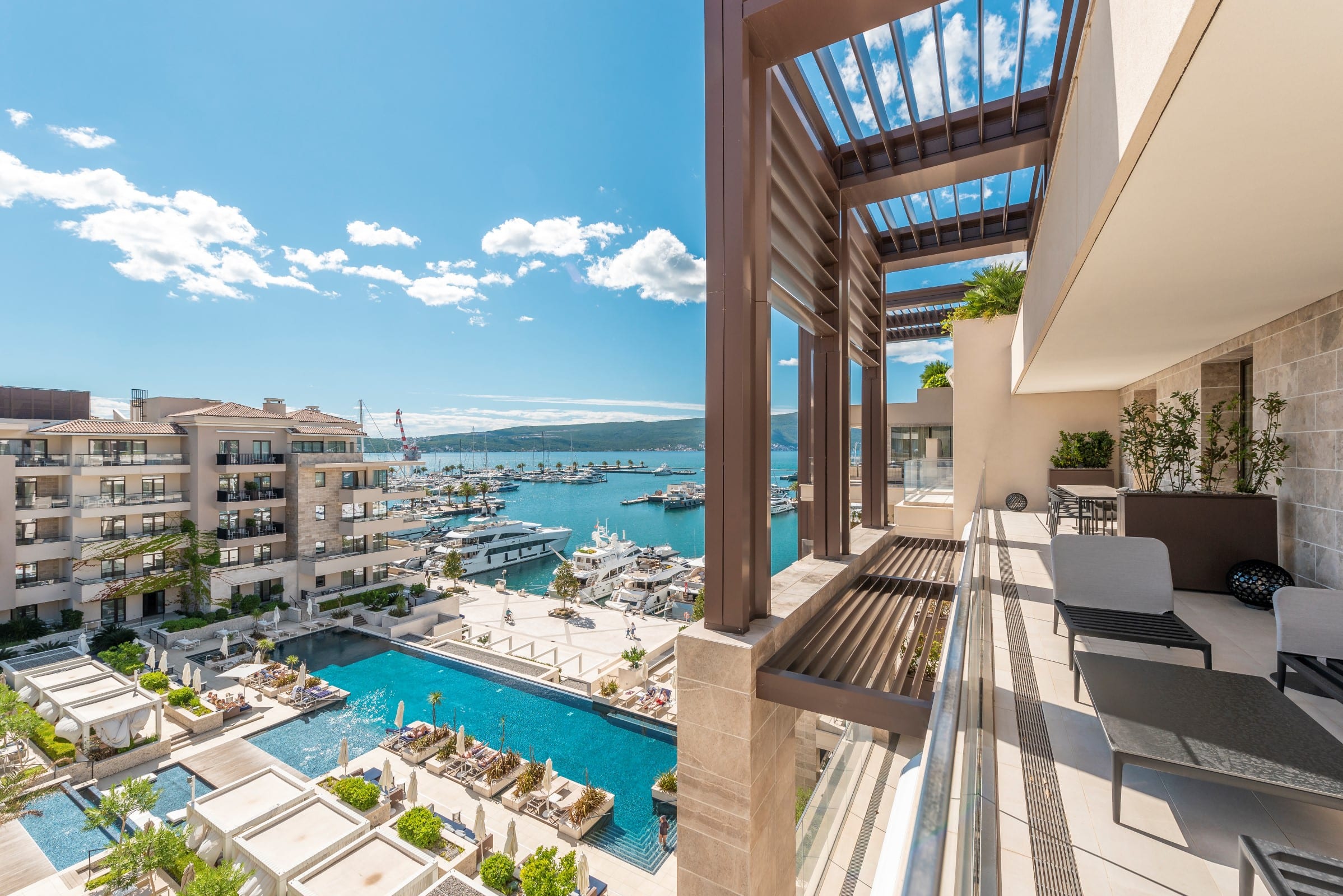 Luxury Three-bedroom Penthouse Porto Montenegro, Тиват · Porto Montenegro