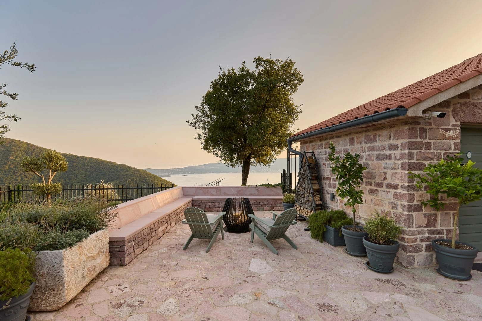 Historical Estate With Private Pool and Sea-view, Tivat, Тиват · Донья-Ластва