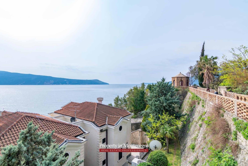 House for sale near Old Town Herceg Novi