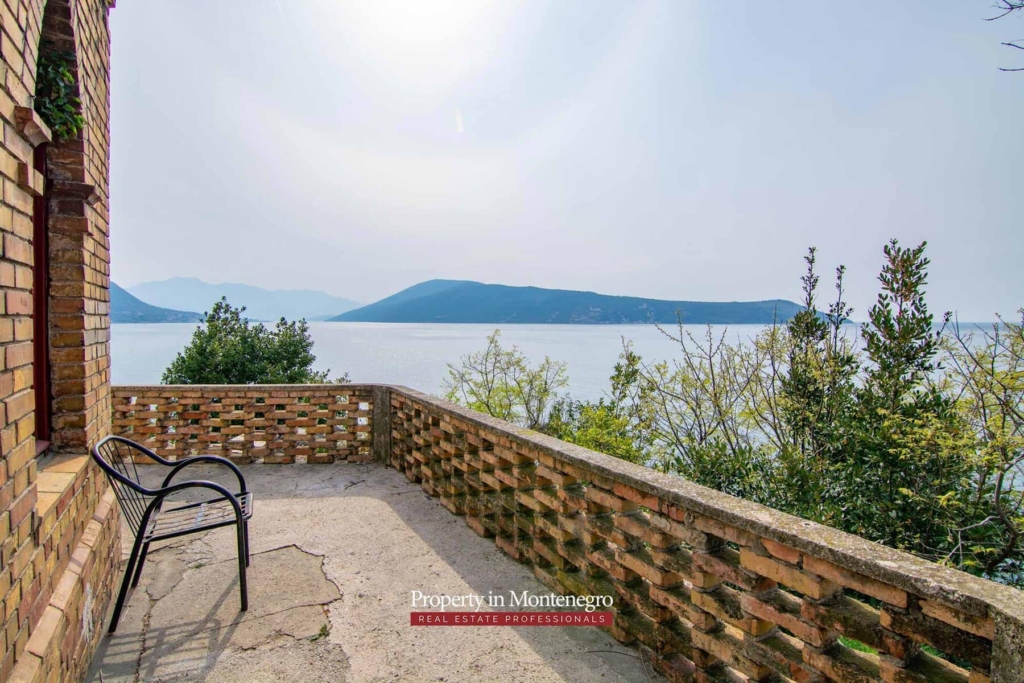 House for sale near Old Town Herceg Novi