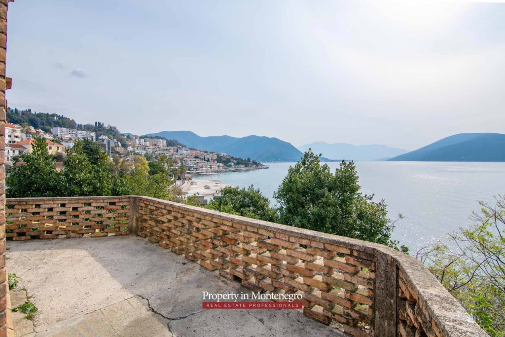 House for sale near Old Town Herceg Novi
