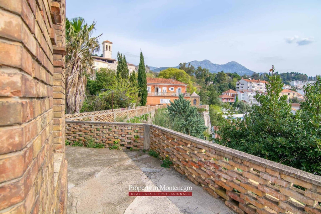House for sale near Old Town Herceg Novi