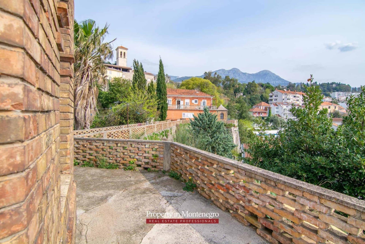 House for sale near Old Town Herceg Novi