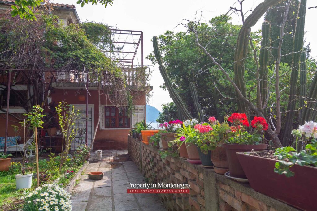 House for sale near Old Town Herceg Novi