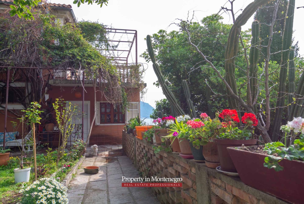 House for sale near Old Town Herceg Novi