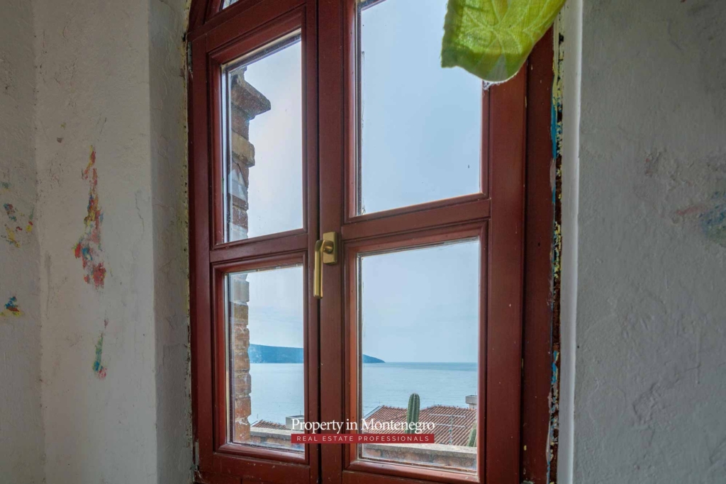 House for sale near Old Town Herceg Novi