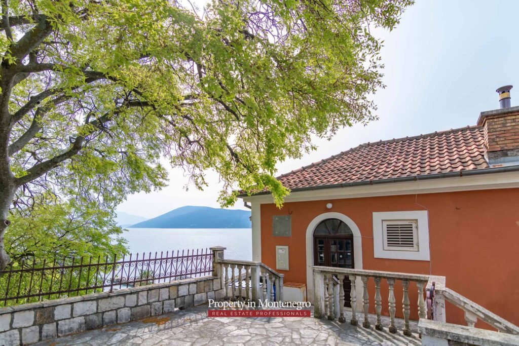 House for sale near Old Town Herceg Novi
