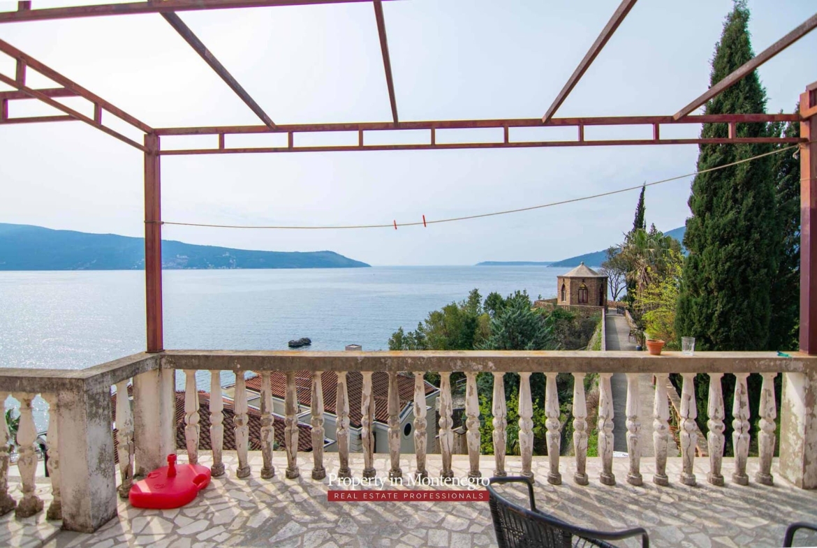 House for sale near Old Town Herceg Novi
