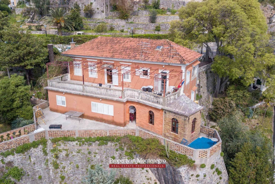 House for sale near Old Town Herceg Novi