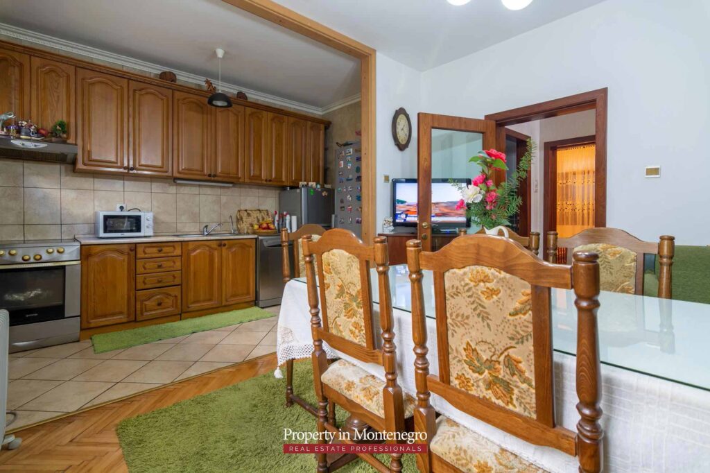House for sale in the Kotor area