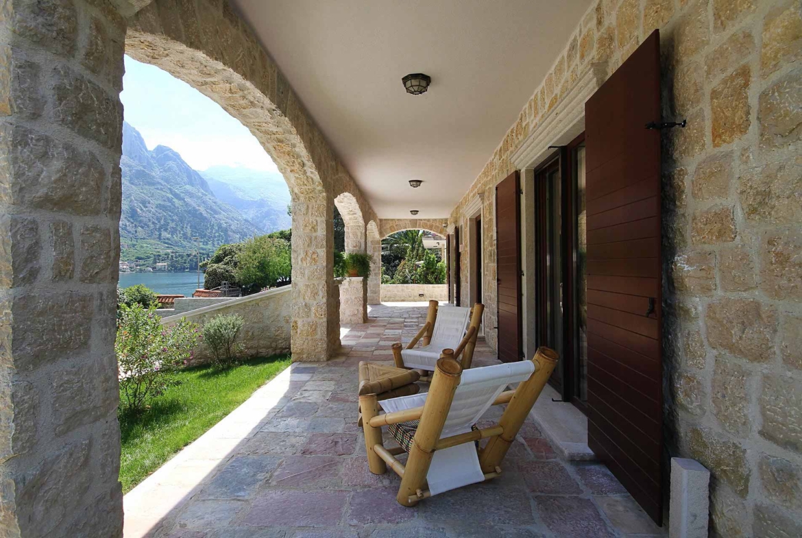 Seafront villa for sale in Bay of Kotor