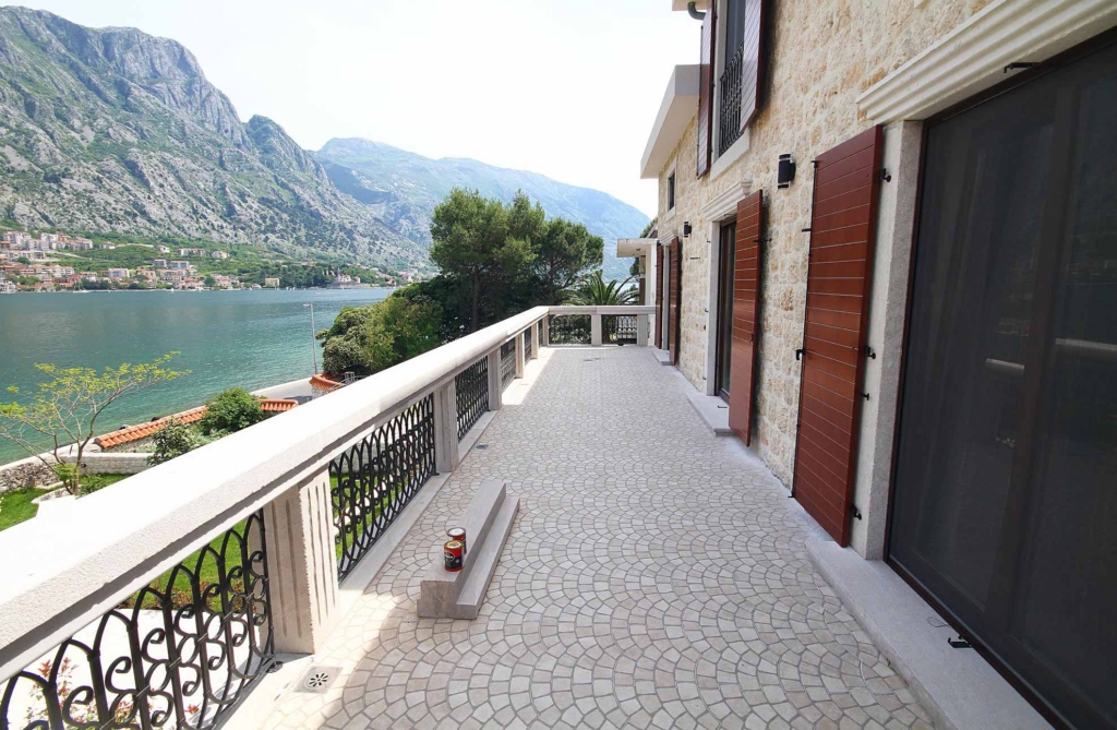 Seafront villa for sale in Bay of Kotor
