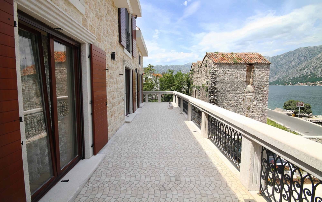 Seafront villa for sale in Bay of Kotor
