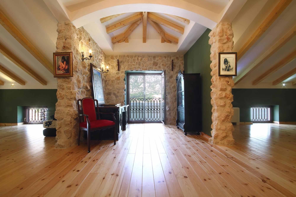 Seafront villa for sale in Bay of Kotor