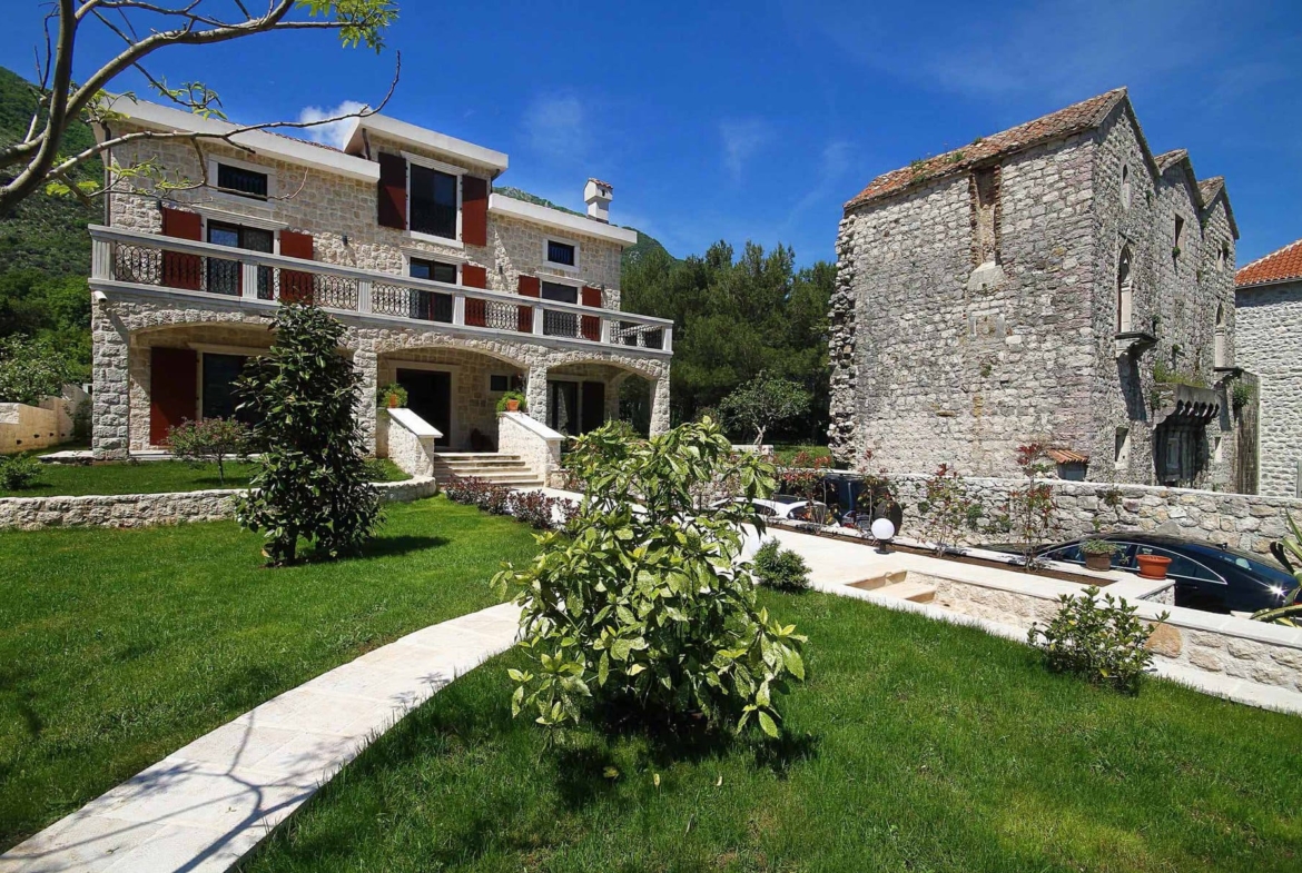 Seafront villa for sale in Bay of Kotor