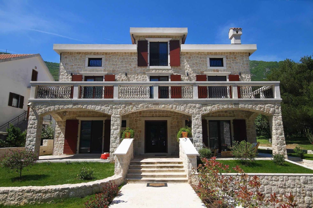 Seafront villa for sale in Bay of Kotor