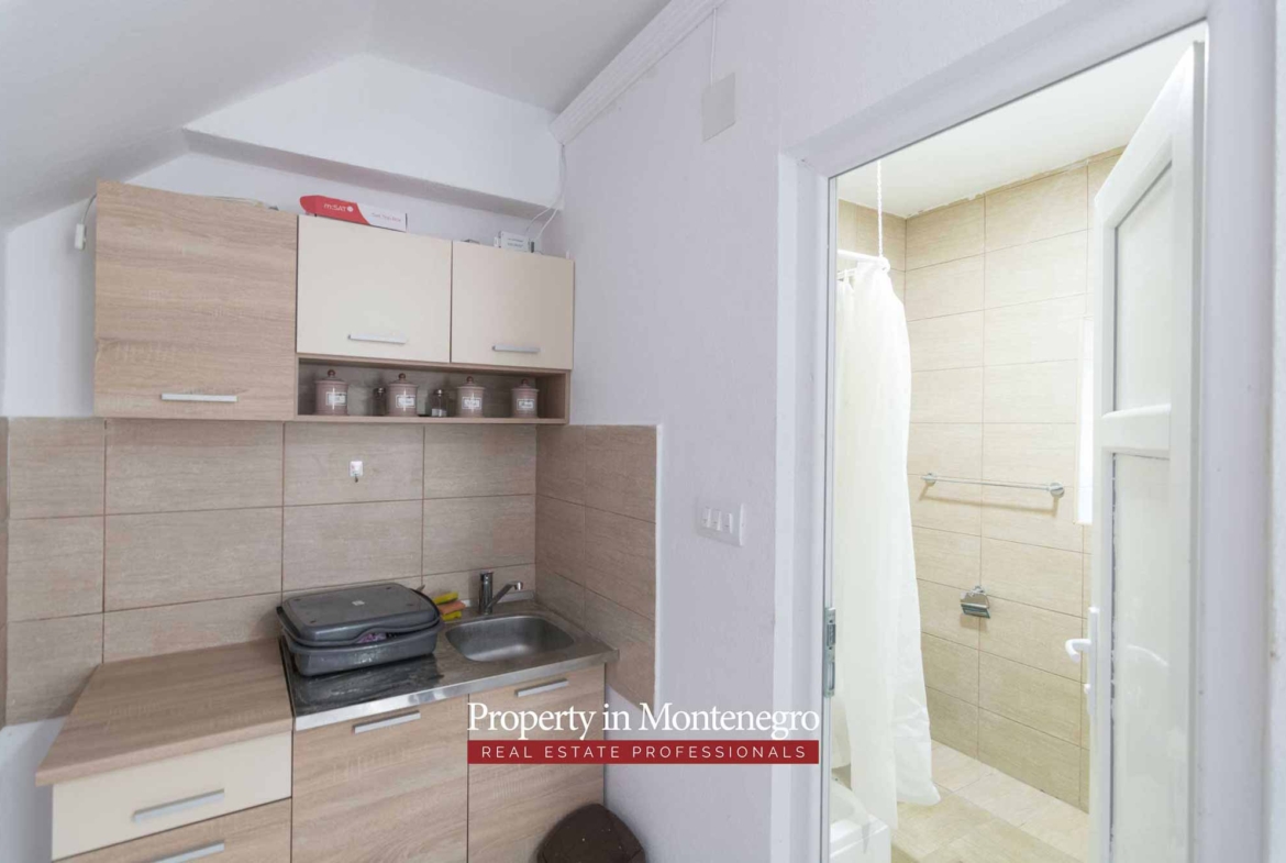 Stone house for sale in Herceg Novi
