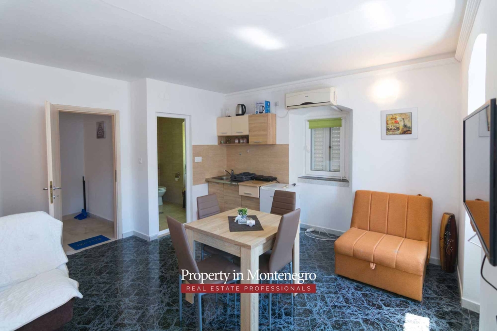 Stone house for sale in Herceg Novi