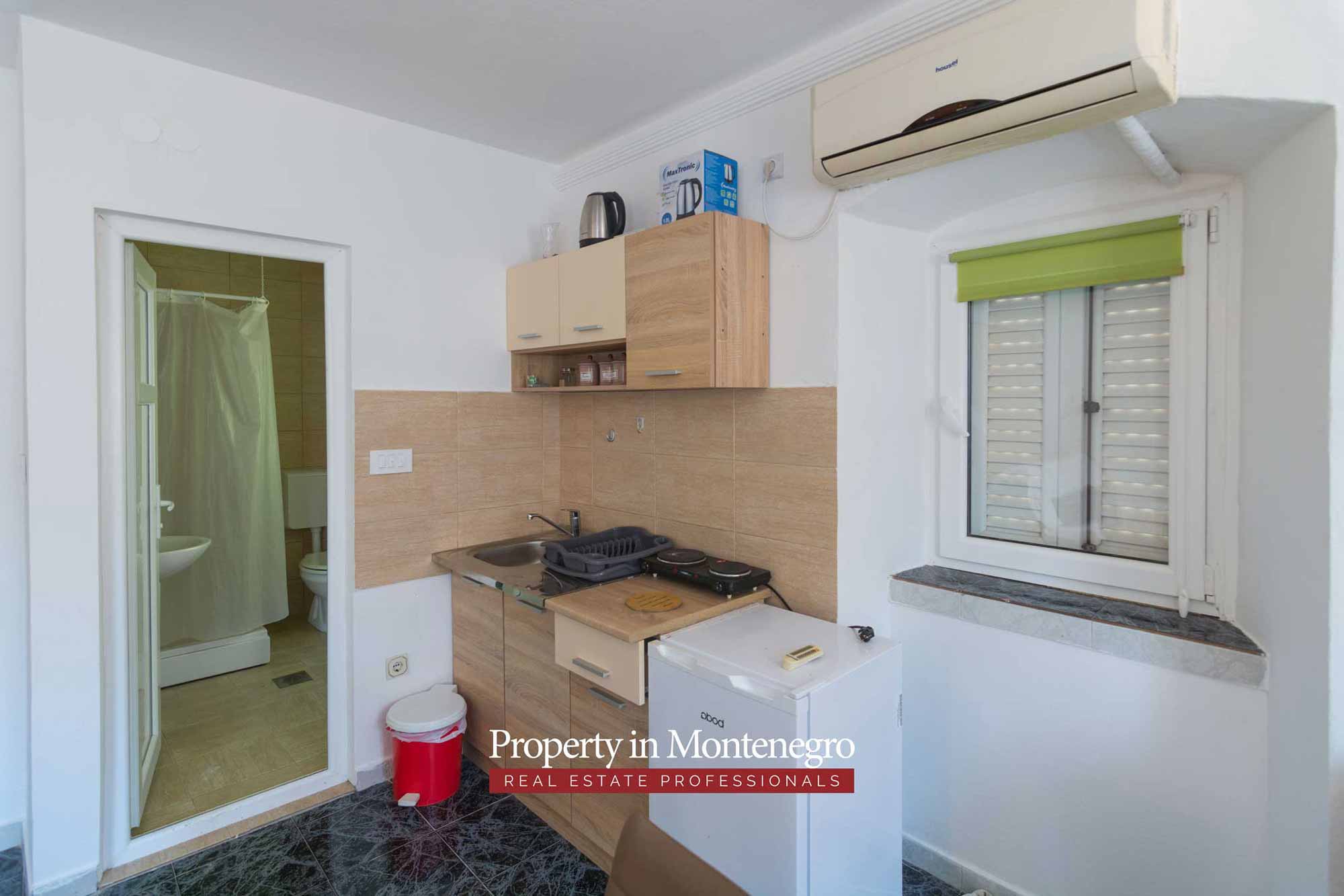 Stone house for sale in Herceg Novi