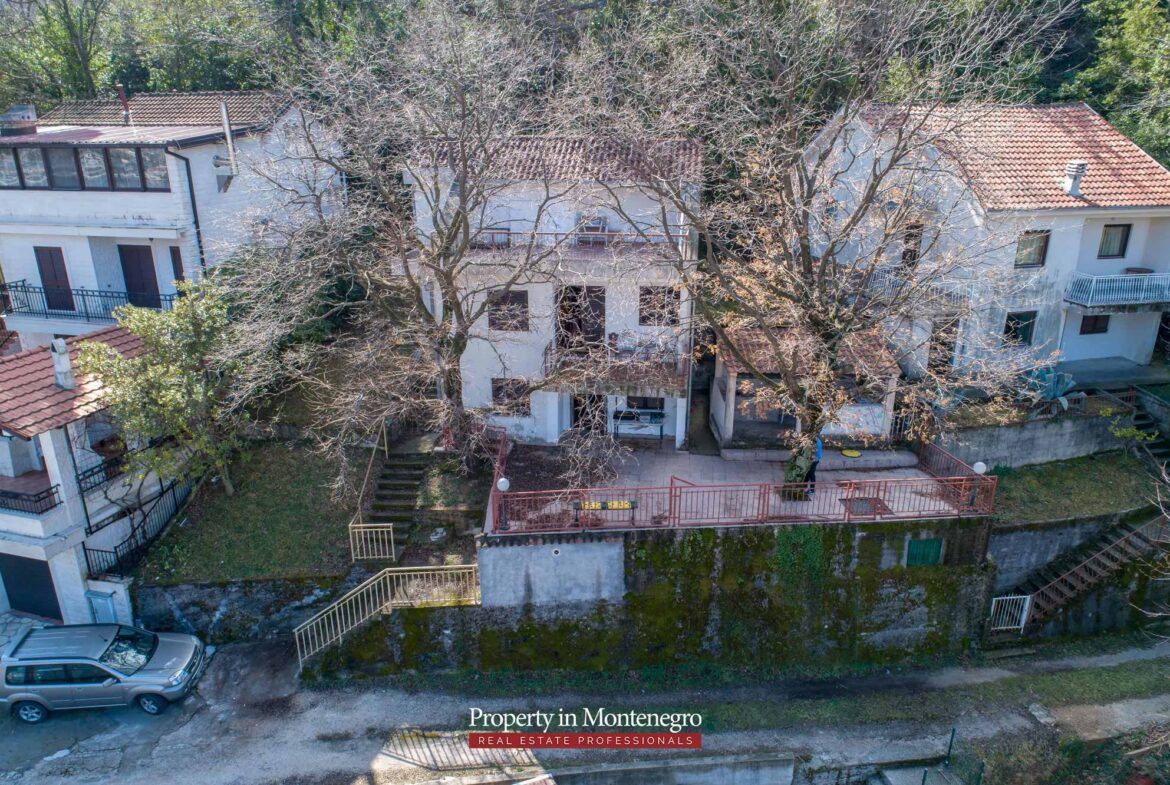 House for sale in Kotor Bay