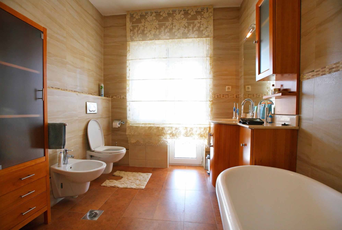 House with swimming pool for sale in Herceg Novi