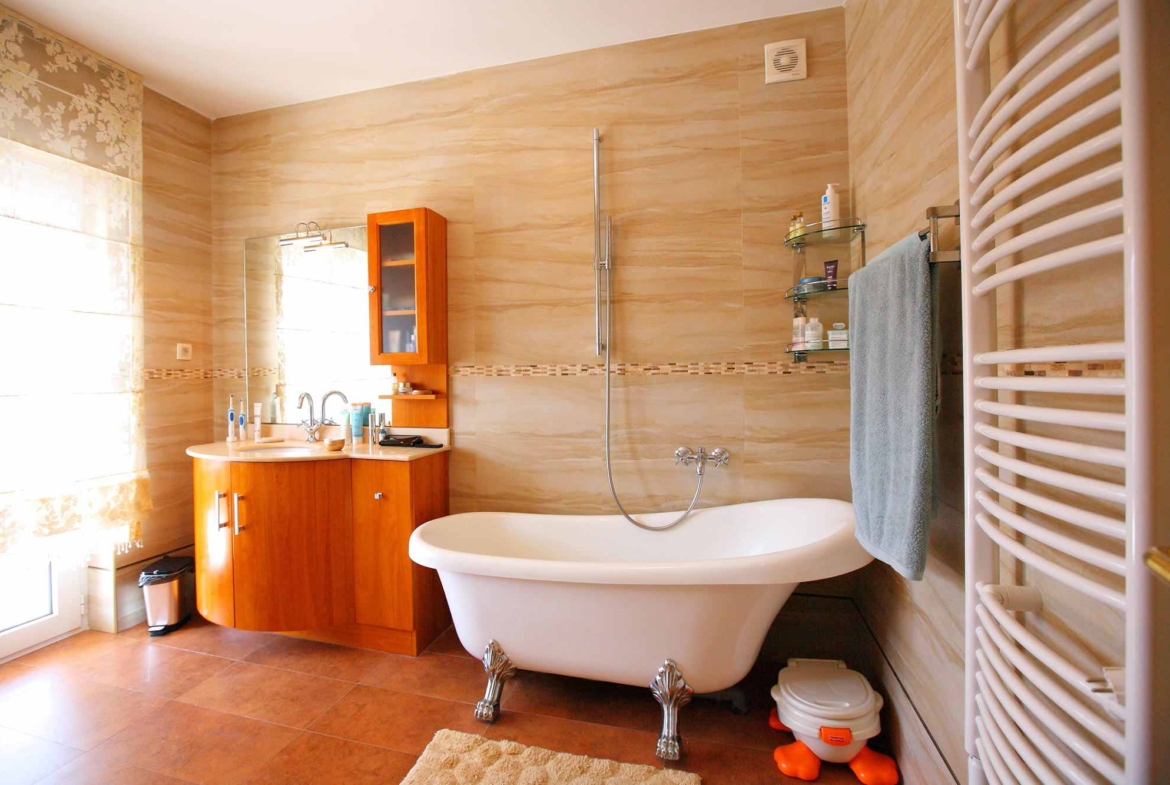 House with swimming pool for sale in Herceg Novi