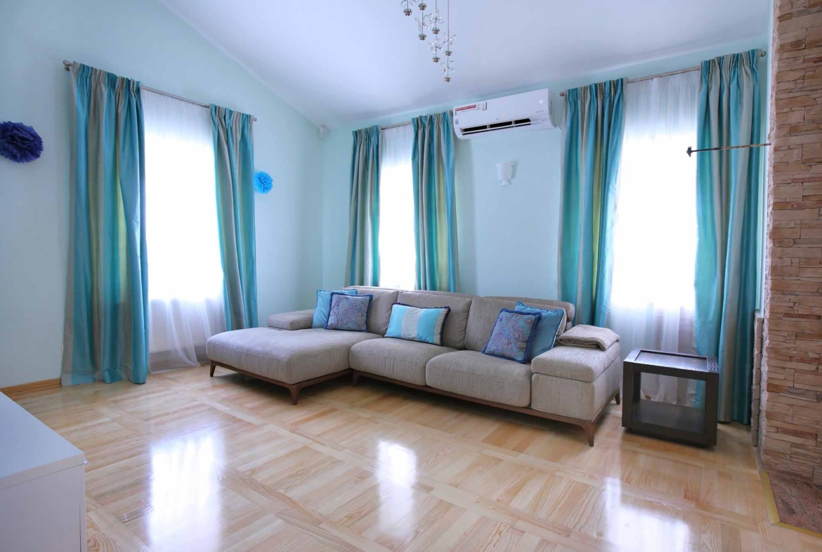 House with swimming pool for sale in Herceg Novi