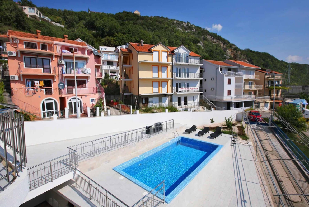 House with swimming pool for sale in Herceg Novi