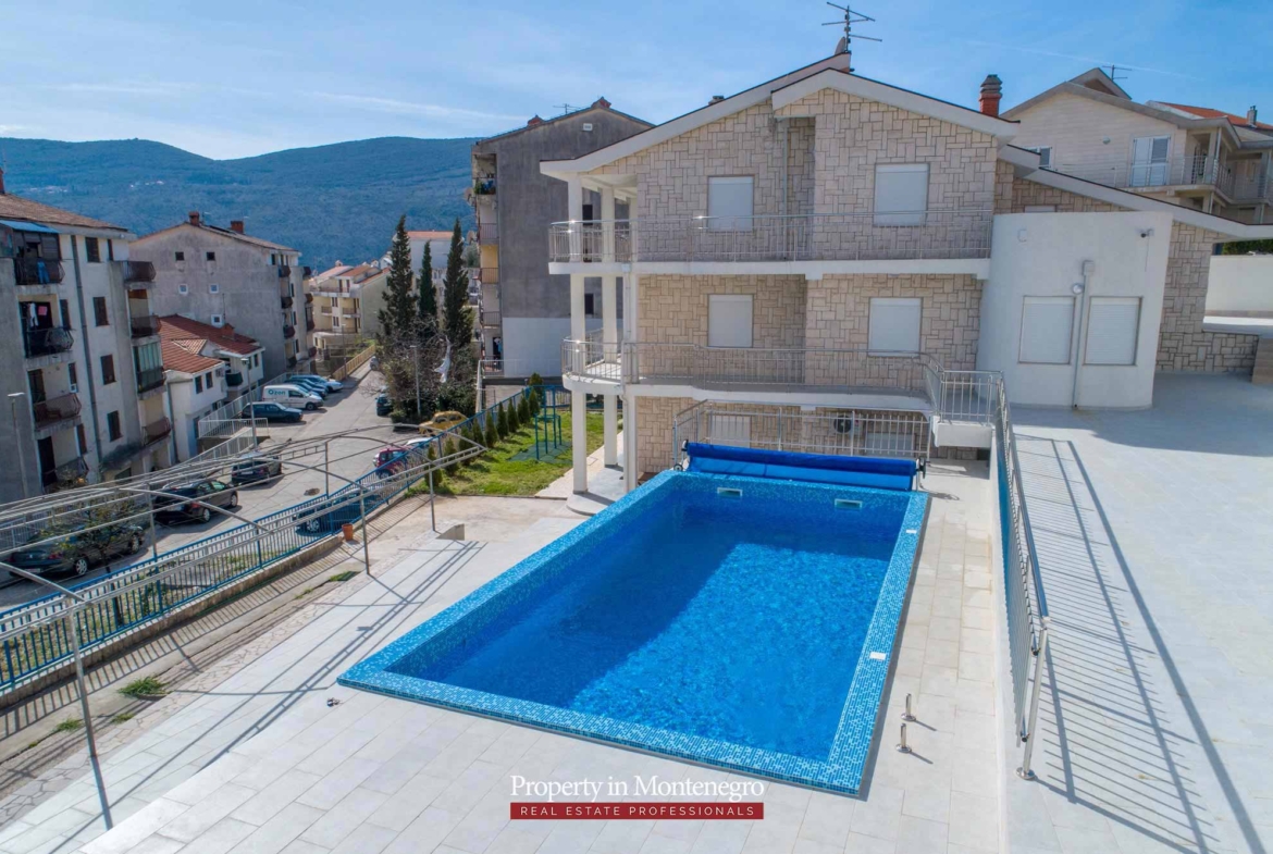 House with swimming pool for sale in Herceg Novi