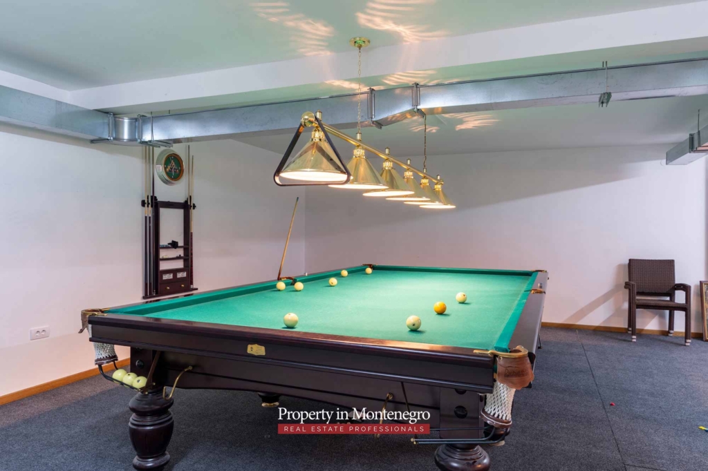 House with swimming pool for sale in Tivat area