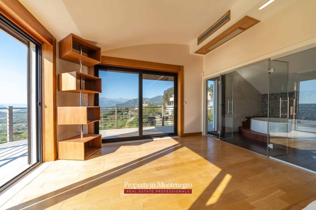 House with swimming pool for sale in Tivat area
