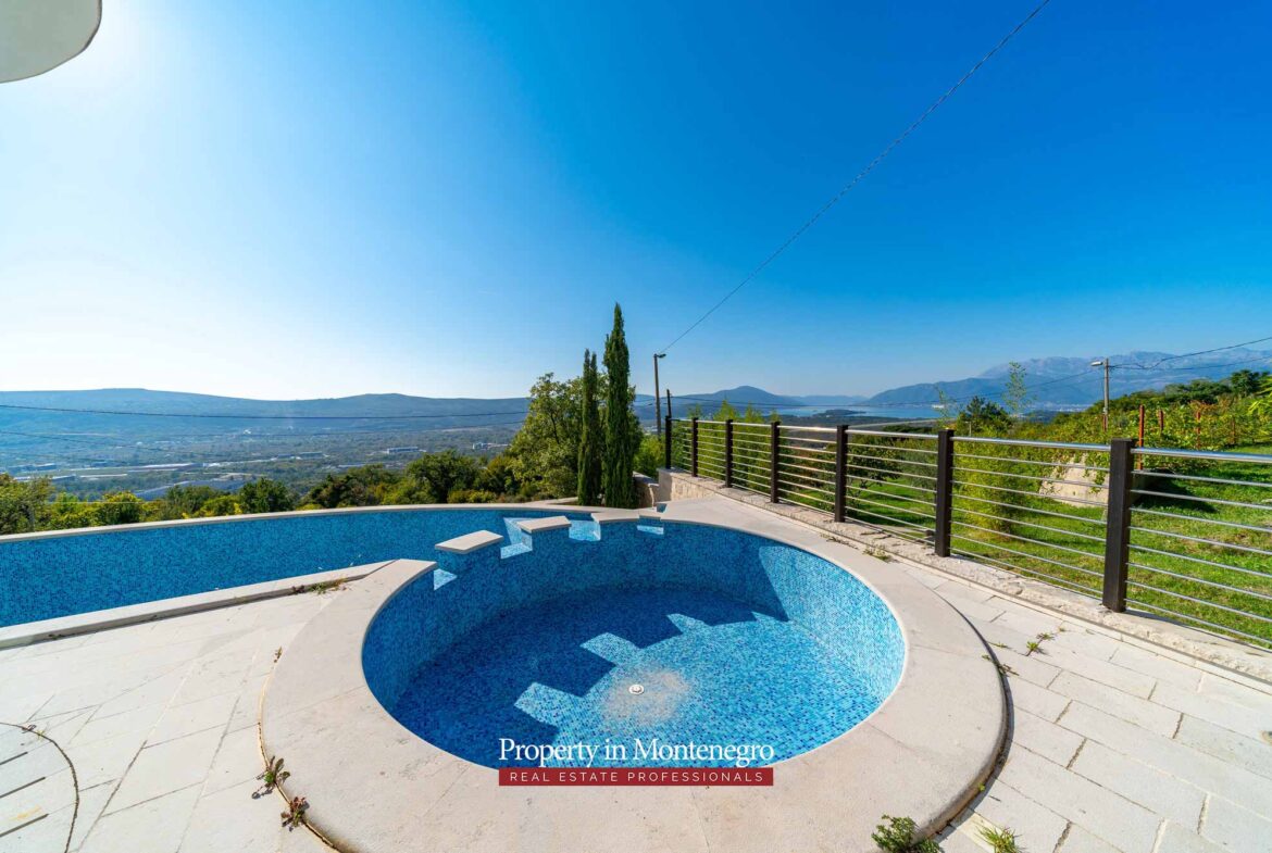 House with swimming pool for sale in Tivat area