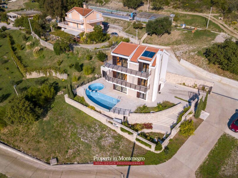 House with swimming pool for sale in Tivat area