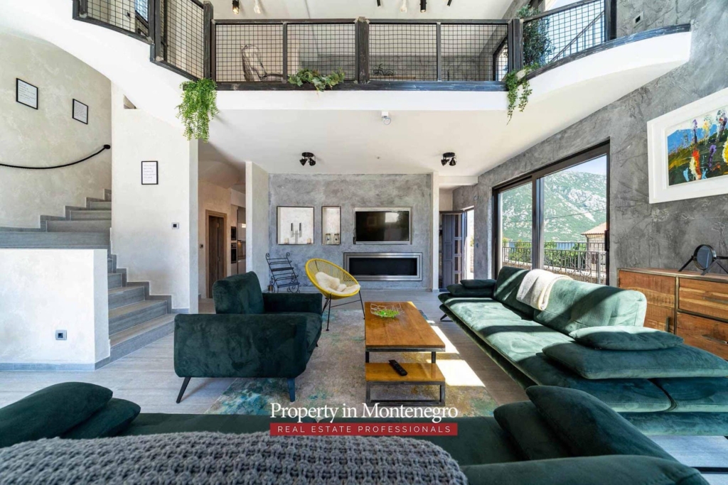 Luxury seafront villa for sale in Bay of Kotor