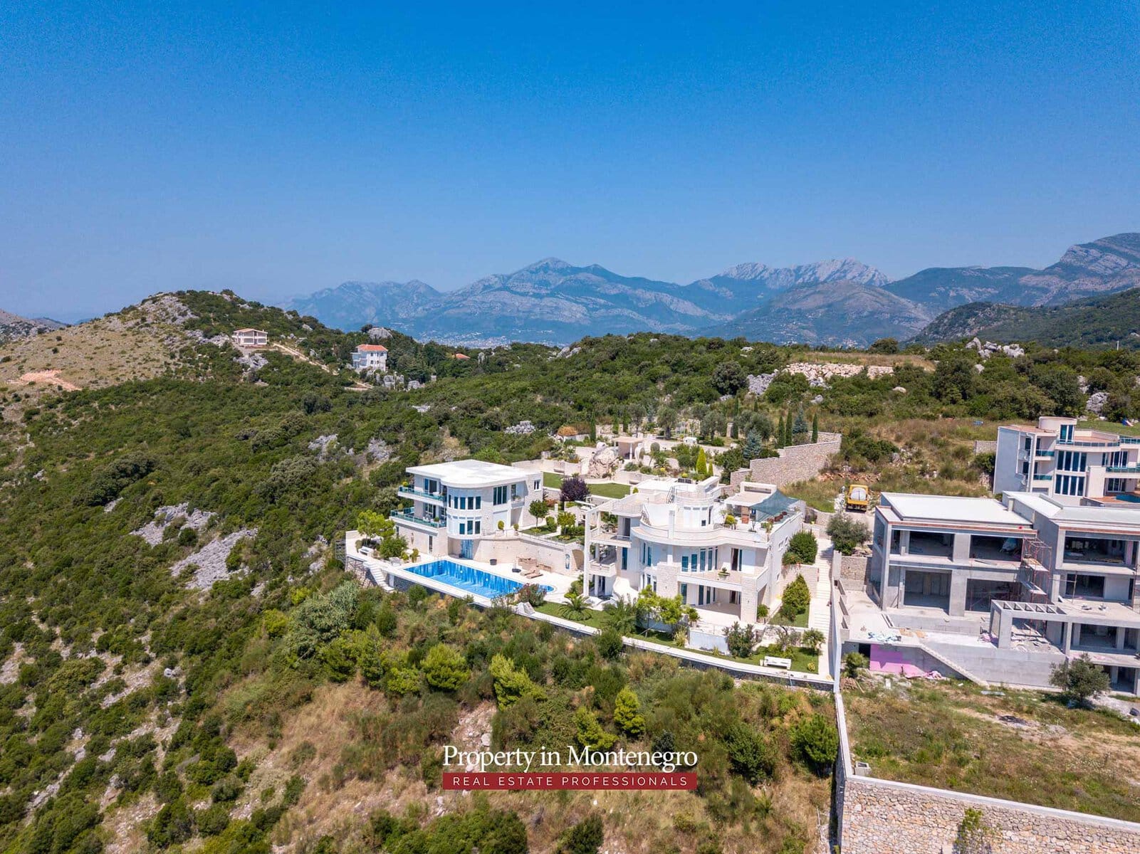 Luxury villa with swimming pool and sea view for sale in Bar Montenegro 15
