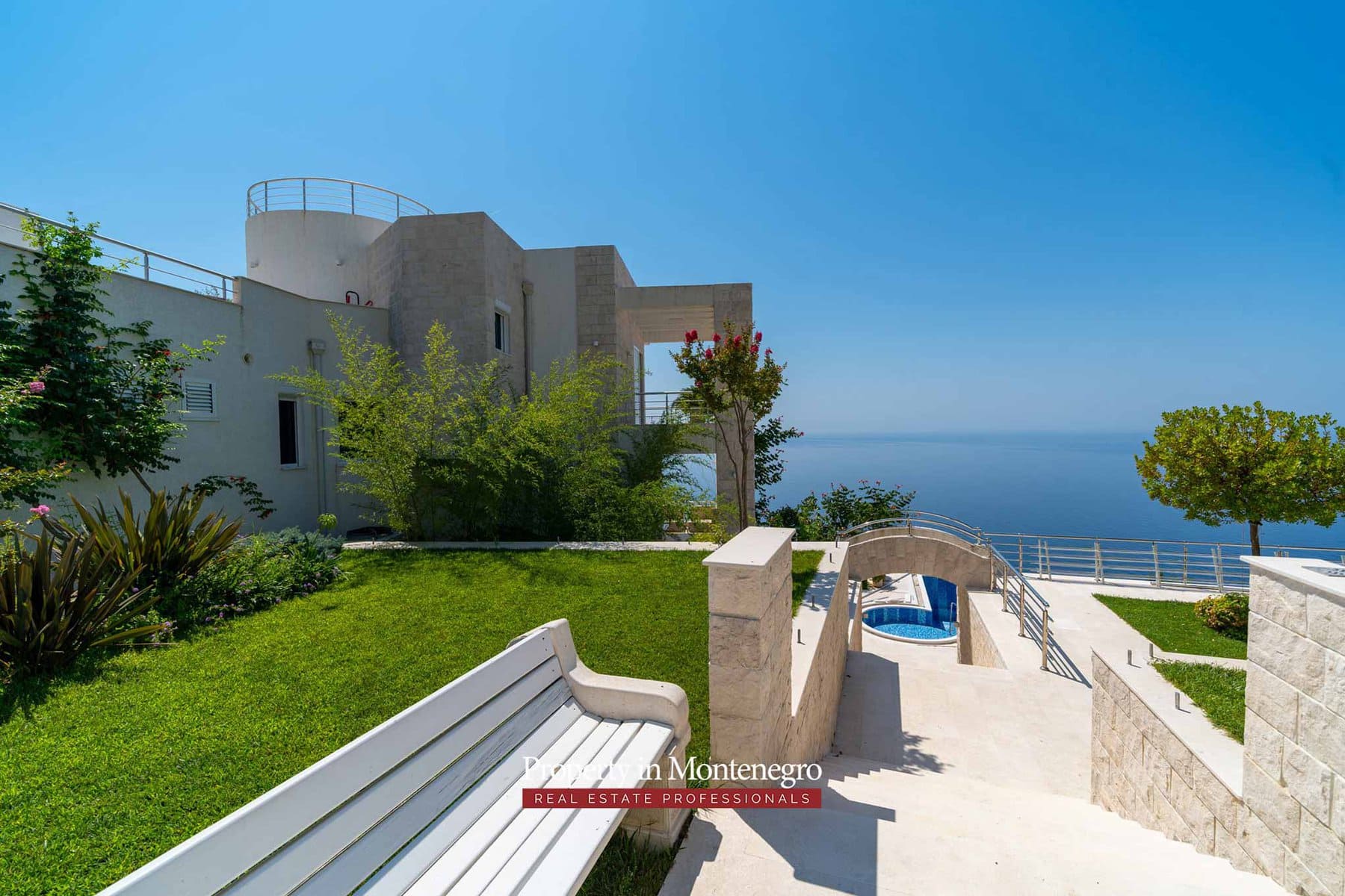 Luxury villa with swimming pool and sea view for sale in Bar Montenegro 18